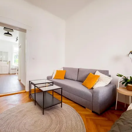 Premium Nearby Centre Apartmán